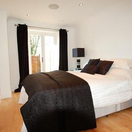 Parks Serviced Apartments Hertford Værelse billede